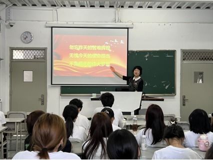 主题教育 关淑玲副校长深入健康食品系讲授主题教育专题党课