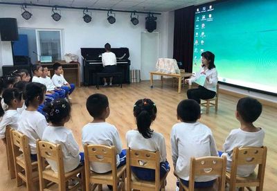 碑林区教育局组织名师团队赴丹凤开展"教育扶贫名师送教"活动
