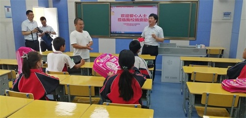 情系家乡教育,爱心捐资助学