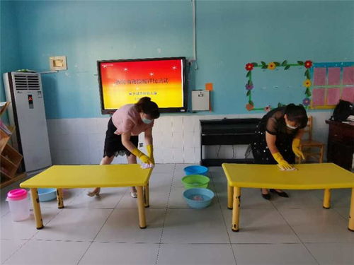 丹凤幼儿园南园开展教师桌面消毒技能大比拼